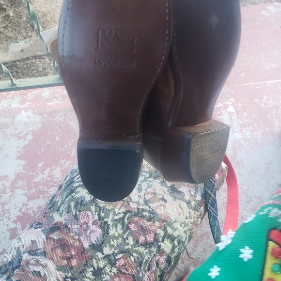 Boots - Picture 3 of 4